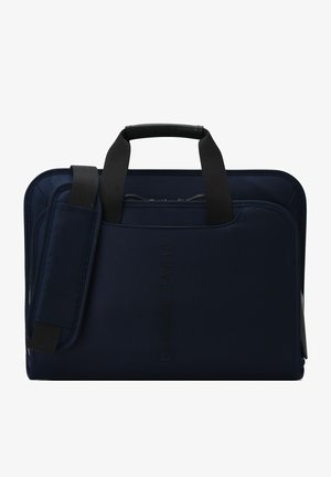 Sacoche d'ordinateur portable bleu marine avec un tissu texturé, deux poignées supérieures et une bandoulière amovible. Présente un logo en relief sur le devant.