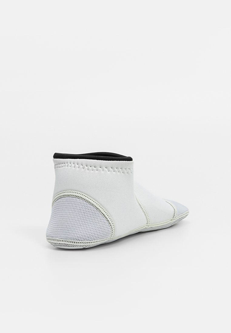 NEOSOCK LOW PRO