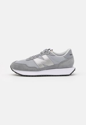 Trainers - grey