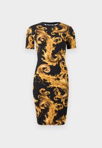 Μαύρο φόρεμα έως το γόνατο με κοντά μανίκια, έντονο χρυσοκίτρινο στροβιλιστό μπαρόκ μοτίβο και στρογγυλή λαιμόκοψη.
