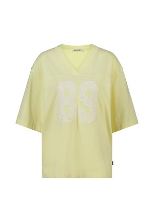 Lichtgeel oversized T-shirt met korte mouwen en V-hals, met een groot, gestructureerd nummer "89" op de voorkant en een klein zijlabel.