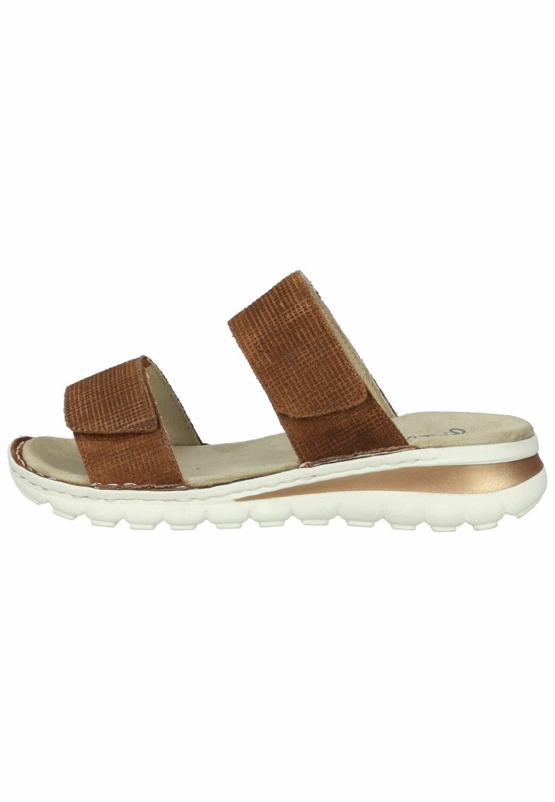 Sandale marron à bout ouvert avec deux larges brides réglables et une semelle blanche rembourrée avec une bande d'accent bronze.