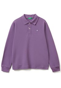 Lila langärmliges Polohemd mit strukturiertem Stoff, Drei-Knopf-Leiste und kleinem gesticktem Logo auf der linken Brust.