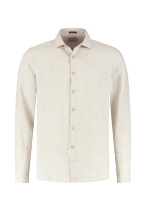 Camicia beige a maniche lunghe con bottoni, colletto appuntito e tessuto strutturato, mostrata su sfondo bianco uniforme.