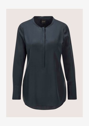 MADELEINE, MADELEINE BLUSE LANGE SEIDENBLUSE IN KRAGENLOSER FORM - Blouse - navy