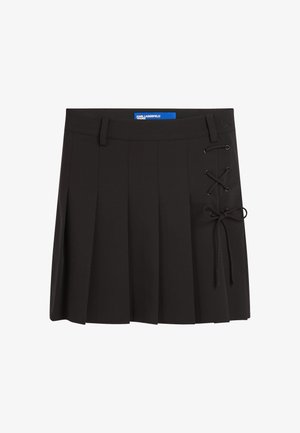 Čierna plisovaná sukňa s bočnými šnurovacími detailami, vyrobená z látky, s fitted pásom a bezšvým lemom pre štruktúrovaný vzhľad.