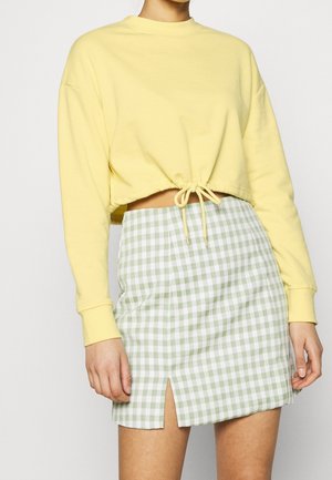 Sweater - yellow