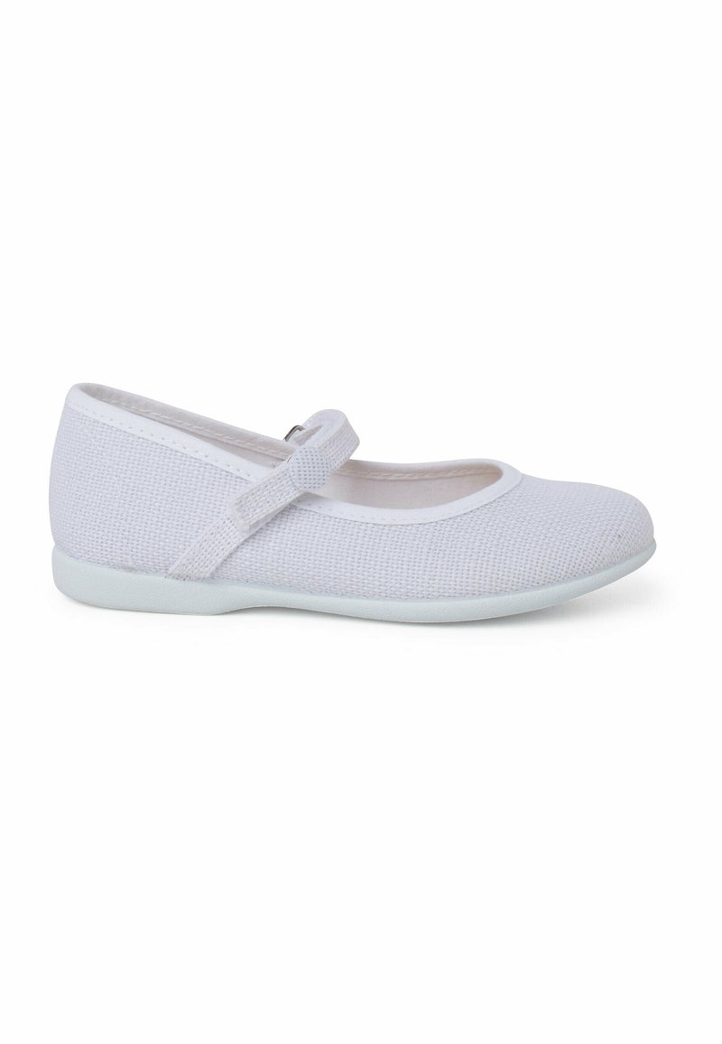Weiße Leinenschuhe im Mary Jane-Stil mit runder Zehenform, verstellbarem Riemen, texturiertem Obermaterial und flexibler Gummisohle.