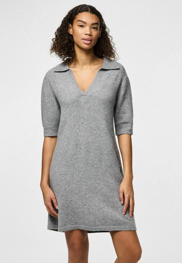 PCMALOU POLO - Strickkleid