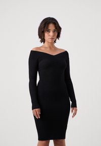 Even&Odd Petite Vabalt langev kleit - black