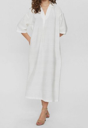 Witte jurk tot op de knie met een kraag, korte mouwen en een losse pasvorm. Gemaakt van lichtgewicht stof met een subtiel, gestructureerd patroon.