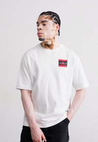 Thumbnail Image 2