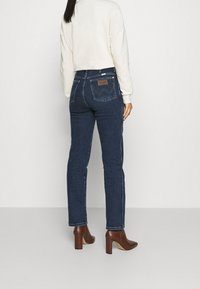 Wrangler Džíny Straight Fit - dark-blue denim