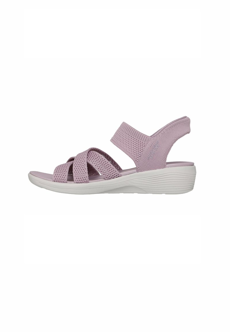 Skechers Sandalias de cuña - lila