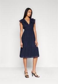 Vero Moda - VMEMILIE CAPSLEEVE CALF DRESS  - Cocktailkjole - navy blazer Miniatyrbilde 1