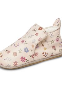 Scarpa slip-on floreale realizzata in morbida pelle rosa, con vari piccoli motivi di fiori colorati e una suola in gomma texturizzata color tan.