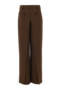 Pantalons larges marron avec une texture lisse, des détails découpés uniques au niveau de la ceinture et une finition zippée sur un côté.