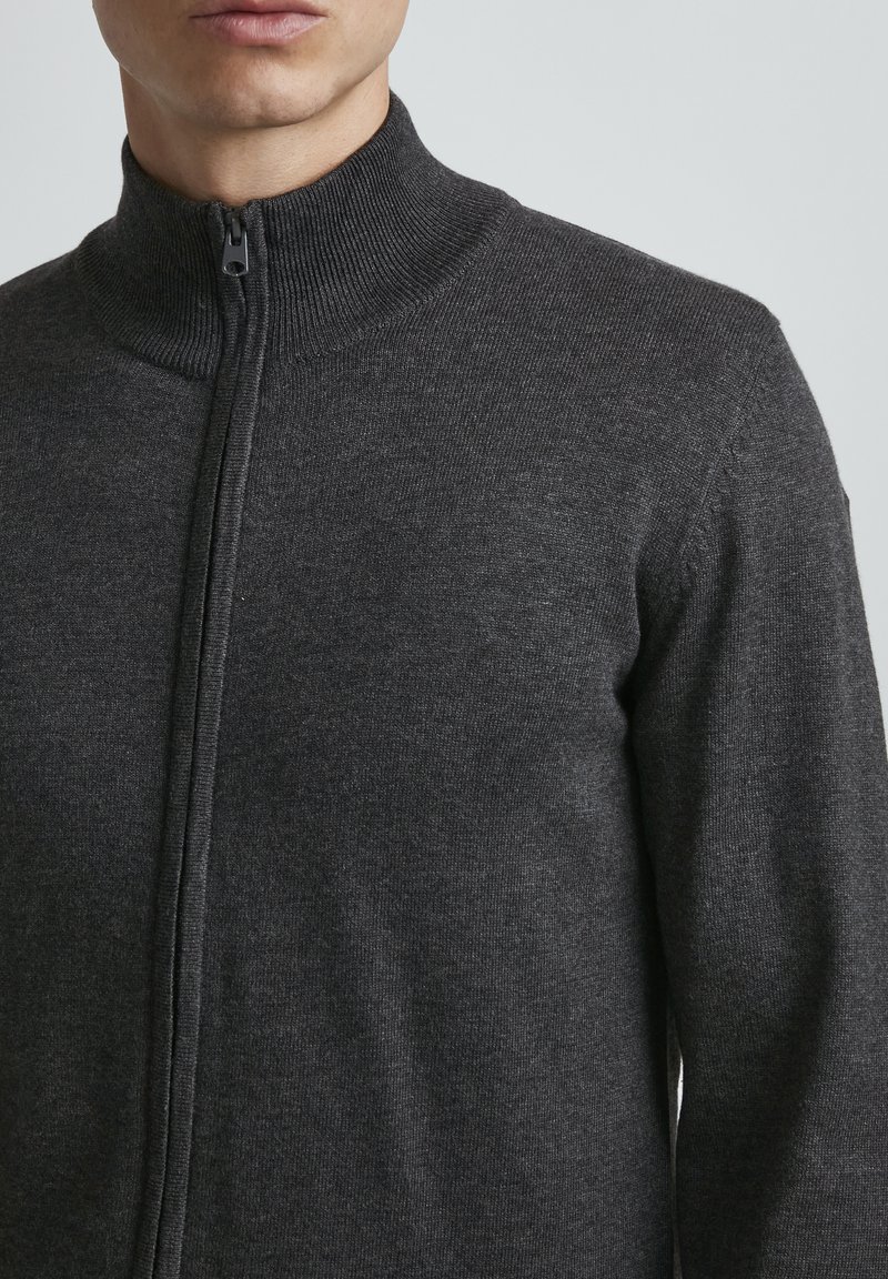 Herren Strickjacken | 11 Project PRMELKER Strickjacke charcoal mix/grau - ZZ80726 Herren Strickjacken | 11 Project PRMELKER Strickjacke charcoal mix/grau - ZZ80726