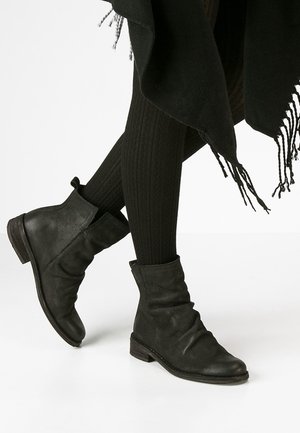 Lage laarzen - black