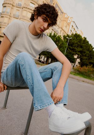 Bershka, CHUNKY - TRAINERS - Sneakers basse - white