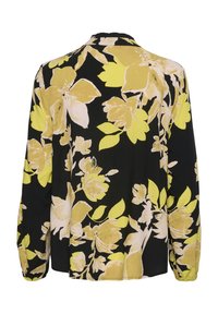 Pikad varrukad must blouse suurte kollaste ja roosade lilledega mustriga. Kerge kangas, vabalt langev lõige, nööpidega kaelus seljas ja mansetiga varrukad.