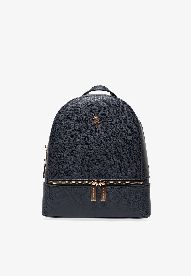 Sac à dos en cuir bleu marine avec un dessus arrondi, surface texturée, accents dorés, fermeture à double zip et un logo décoratif à l'avant.
