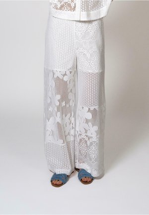 OH APRIL ACKEE - Trousers - offwhite
