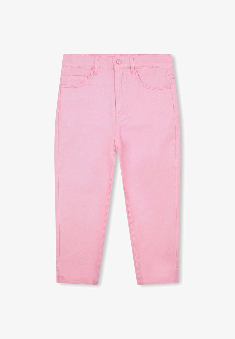 Vaqueros de mezclilla rosas con un corte ajustado, que cuentan con bolsillos frontales, una cinturilla con pasadores para cinturón y un cierre de un solo botón.