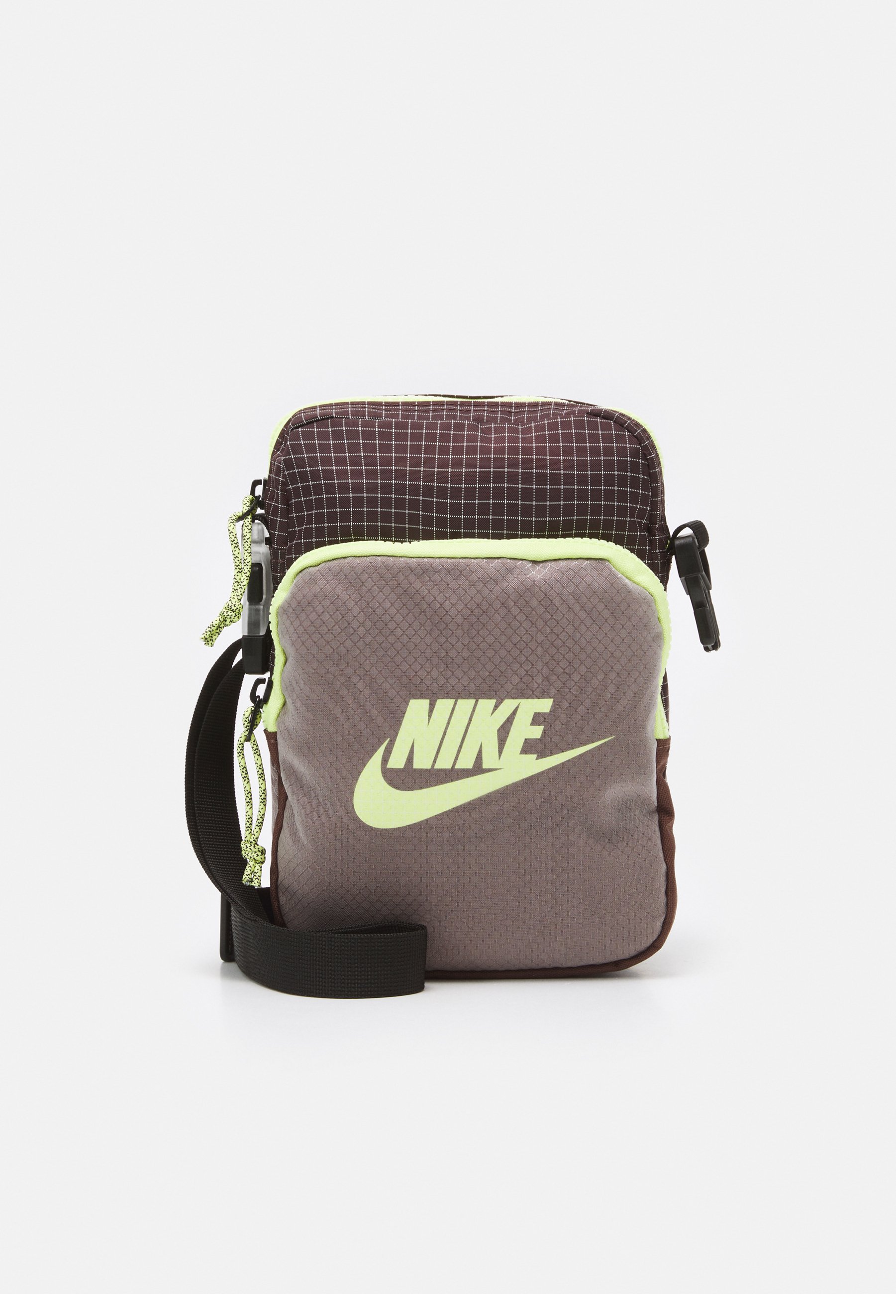 Nike - Sportswear Essentials tas