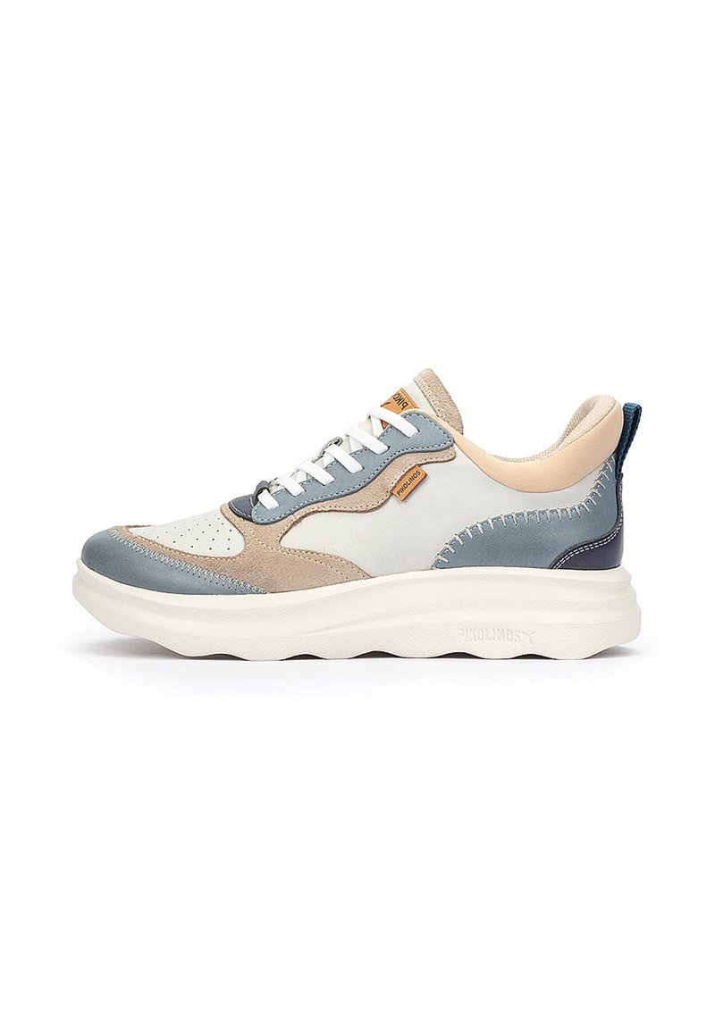 Zapatillas para hombre en una combinación de colores beige, azul y blanco. Fabricadas en cuero y ante, con una suela gruesa y costuras en contraste.