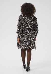 Kaffe Curve Abito a camicia - black brown graphic animal