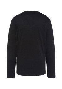 Maglietta a maniche lunghe nera realizzata in cotone morbido. Presenta un semplice collo rotondo e un'etichetta sul lato sinistro vicino all'orlo.