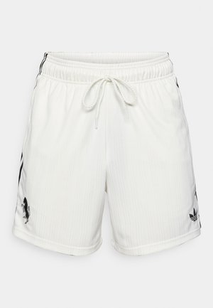 Pantaloncini sportivi bianchi con design testurizzato, fascia elastica in vita, coulisse regolabile e dettagli con logo nero sul lato.