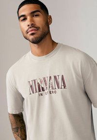 Next LICENSE REGULAR - Majica kratkih rukava s printom - stone nirvana