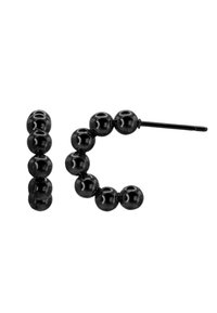 Schwarze Perlenohrringe mit glänzenden, kugelförmigen Perlen, die in einem linearen Design angeordnet sind, ausgestattet mit einer Metallnadel zum Verschließen.