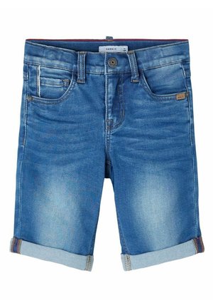 Blå denimshorts med opbrettede kanter, knap og lynlås foran, bæltestropper og fem lommer.