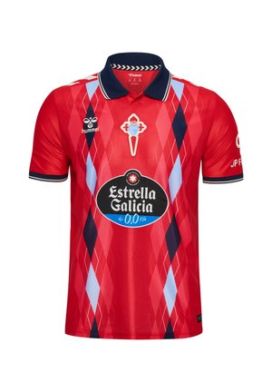 Czerwona sportowa koszulka z granatowym kołnierzem, wzorem w romby, logo Estrella Galicia i emblematem kolibra na piersi, krótkie rękawy z granatowym obszyciem.