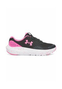 Chaussure de sport noire avec des accents roses, tige en mesh, col rembourré et semelle à pois blancs. Dispose de lacets et de trous de ventilation sur les côtés.