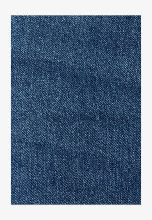 Tissu en denim bleu foncé avec une texture rugueuse ; présente un tissage sergé classique et de subtiles variations de couleur partout.