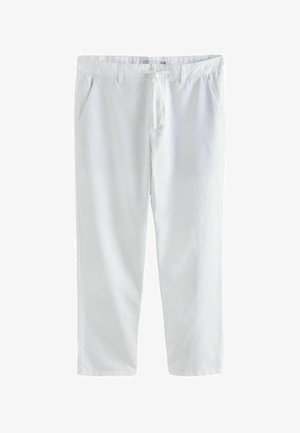 Fehér, alkalmi nadrág rugalmas derékpánttal, húzózsinórral, gombos záródással, oldalzsebekkel és egyenes szárakkal, fehér háttér előtt bemutatva.