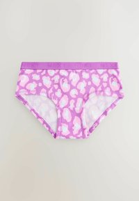Slip in stampa leopardata viola con una fascia elasticizzata solida viola con la scritta "NEXT" in rilievo. Tessuto morbido e elastico con pannelli laterali in rete.