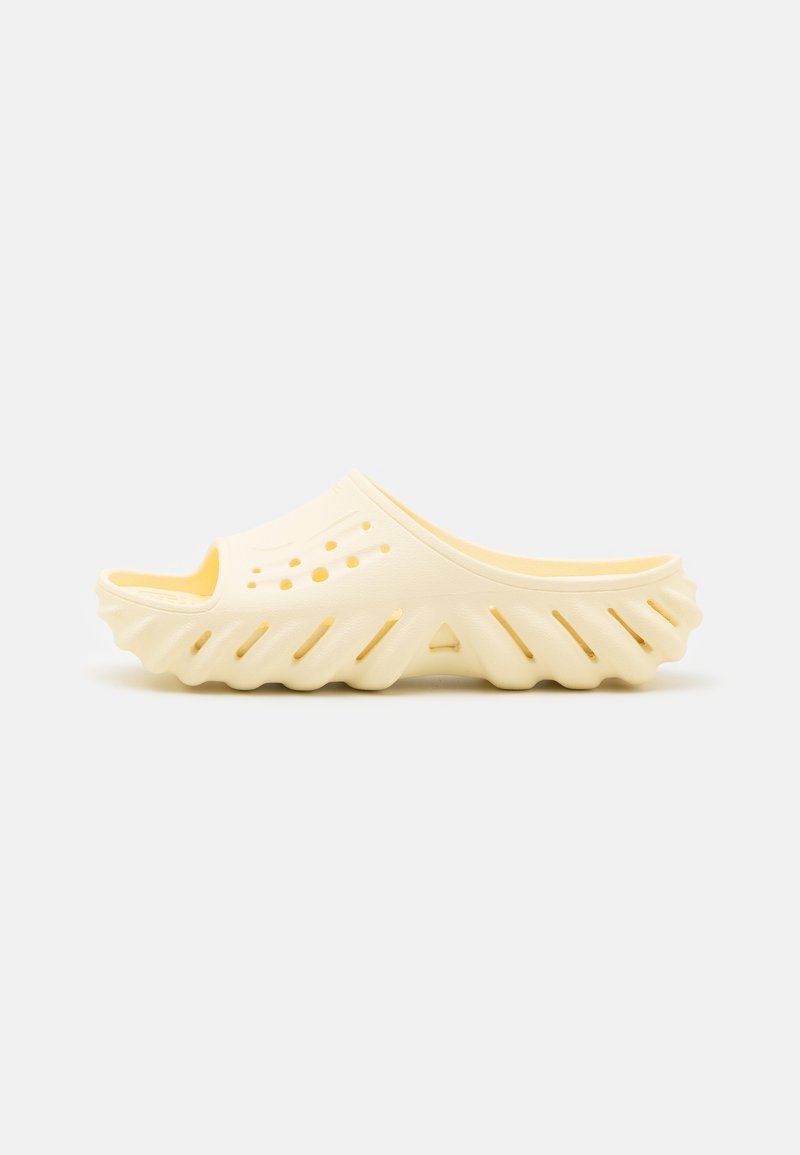 Crocs ECHO SLIDE UNISEX - Klompe - buttercream