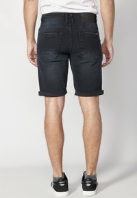 Koroshi BERMUDA COWBOY STRECTH REGULAR FIT - Džinsa auduma šorti - azul osc  dark blue