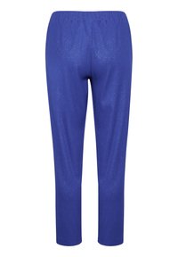 Modré kalhoty střední výšky s elastickým pasem, vyrobené z lesklé texturované látky, která se třpytí na světle. Střih na míru s rovnými nohavicemi.