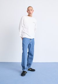 Thumbnail Image 4