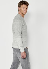 Koroshi - Sweter