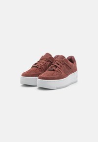 Nike Sportswear AF1 SAGE - Trainers - red sepia