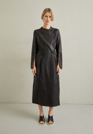 ESSENTIALS SIRRENA - Klassisk frakke - black