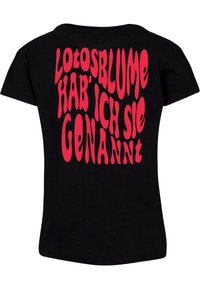 Sort t-shirt med stor, fed, pink, blob-stil tekst på ryggen, der står "Lotosblume hab' ich sie genannt." Blødt bomuldsstof.