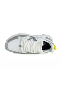 MUNICH CLIK FW23 - Baskets basses - blanco